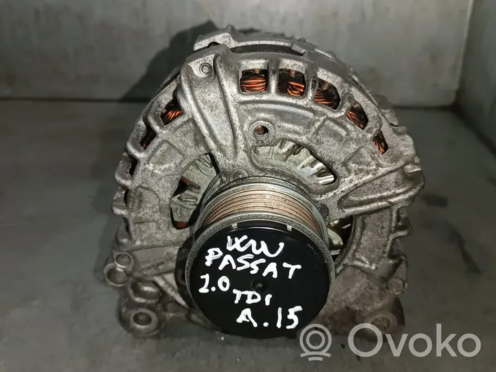 Volkswagen PASSAT Generatore/alternatore 03L903024F