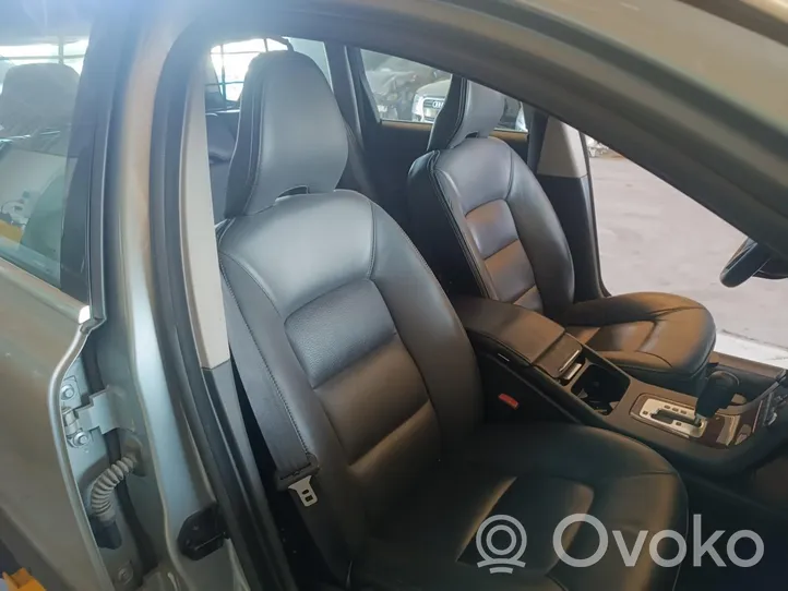 Volvo XC70 Siège conducteur avant 159851