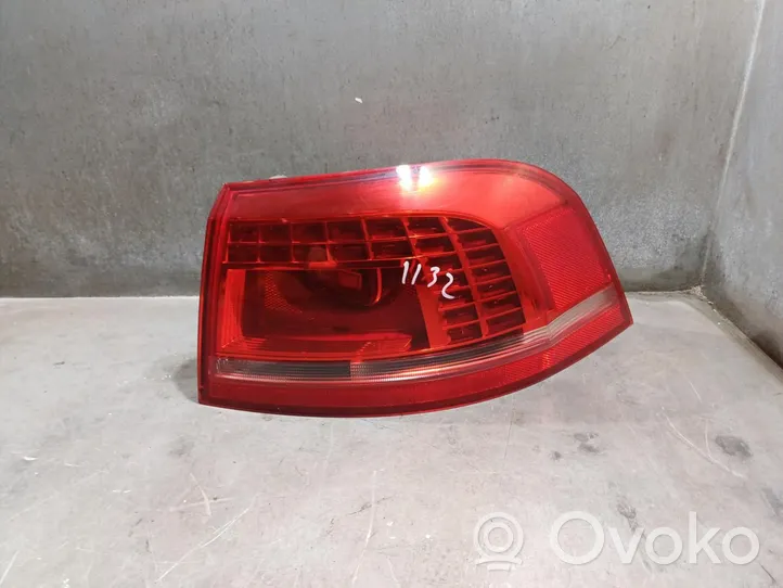 Volkswagen PASSAT Lampa tylna 3AF945208B