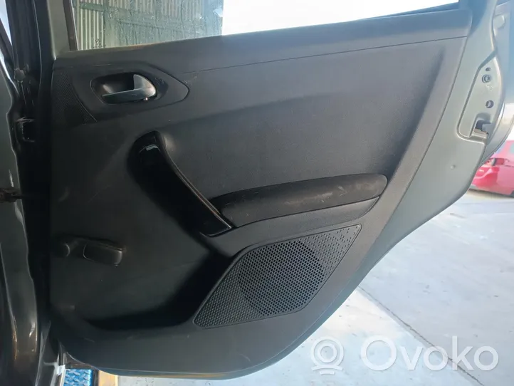 Peugeot 208 Verkleidung Tür hinten 