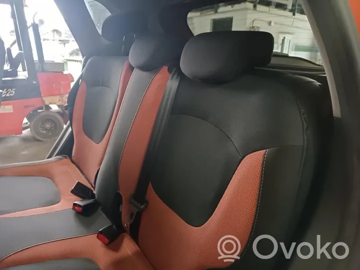 Renault Captur Fotele / Kanapa / Komplet 