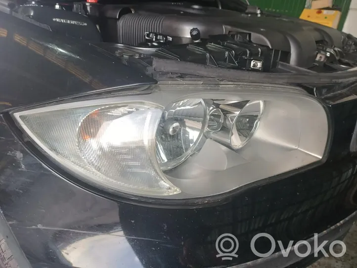 BMW 1 E81 E87 Lampa przednia 63126924486