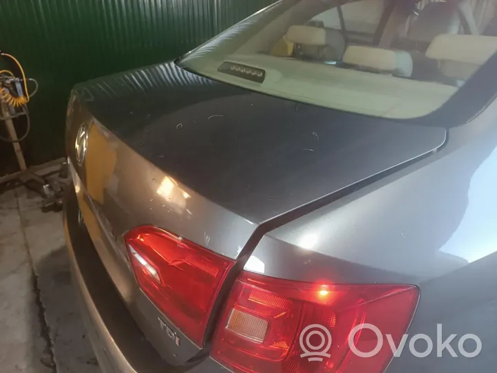 Volkswagen Jetta V Galinis dangtis (bagažinės) 