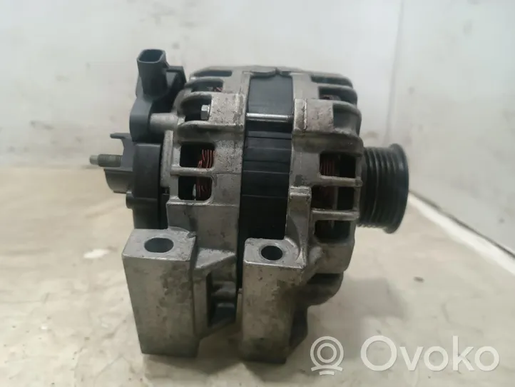 Opel Zafira C Generatore/alternatore 39007852