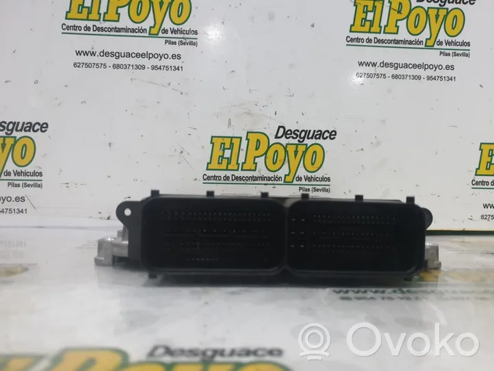 KIA Carens III Engine control unit/module 0281032241