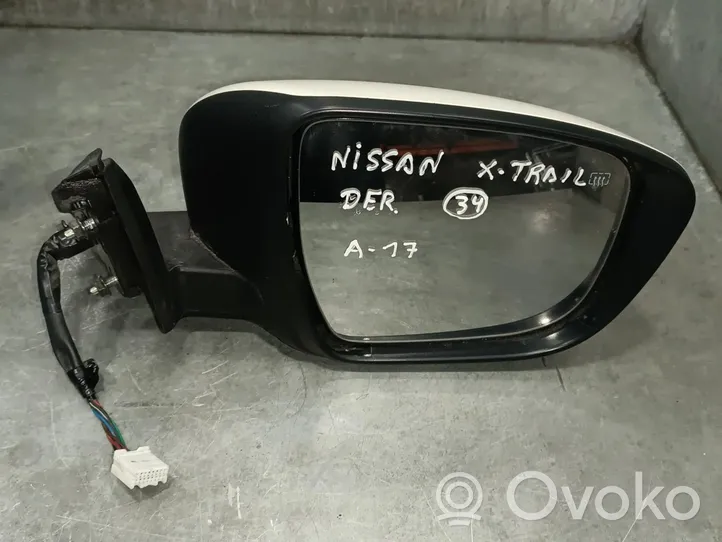 Nissan X-Trail T32 Elektryczne lusterko boczne drzwi przednich 