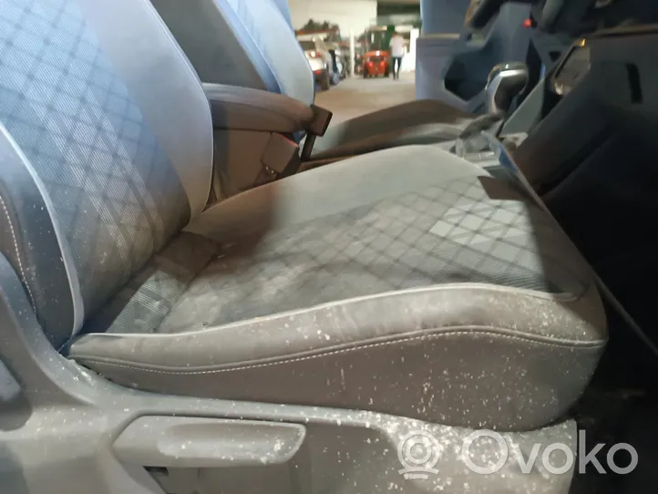 Volkswagen Tiguan Front passenger seat 