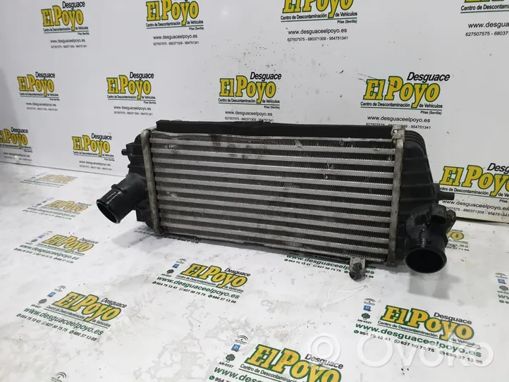 KIA Carens III Chłodnica powietrza doładowującego / Intercooler 282702A480