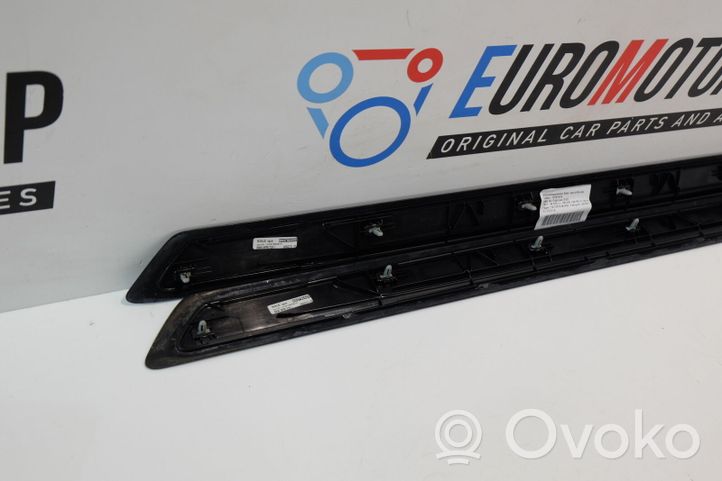 BMW 2 F22 F23 Priekinio kėbulo slenksčio apdaila 004408