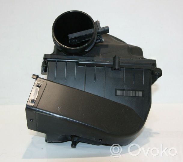 BMW 7 G11 G12 Oro filtro dėžė K003115