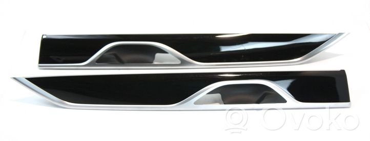 BMW 7 G11 G12 Moulure de porte avant 18585