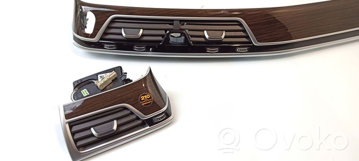 BMW 7 G11 G12 Garniture de tableau de bord 024496