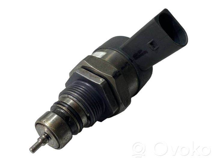 BMW 3 F30 F35 F31 Fuel pressure regulator 0281002949