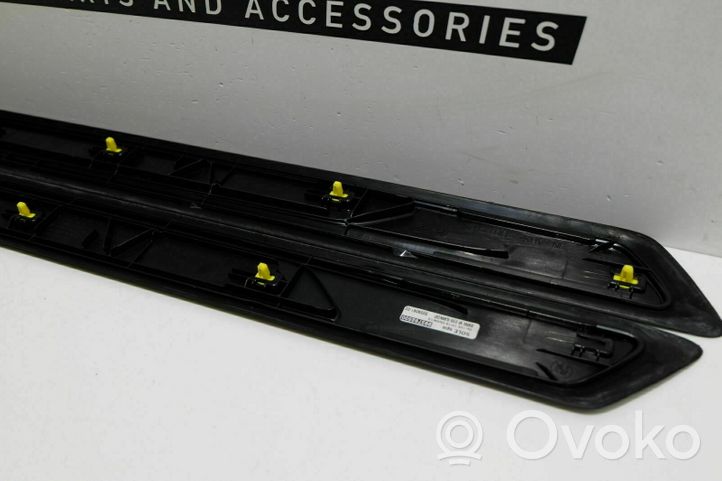 BMW 2 F22 F23 Osłona listwy przedniej 004307