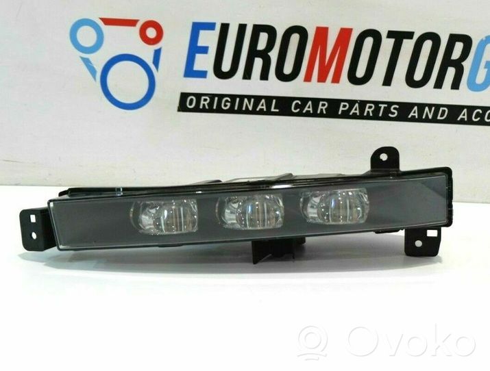 BMW 7 G11 G12 Feu antibrouillard avant 005724