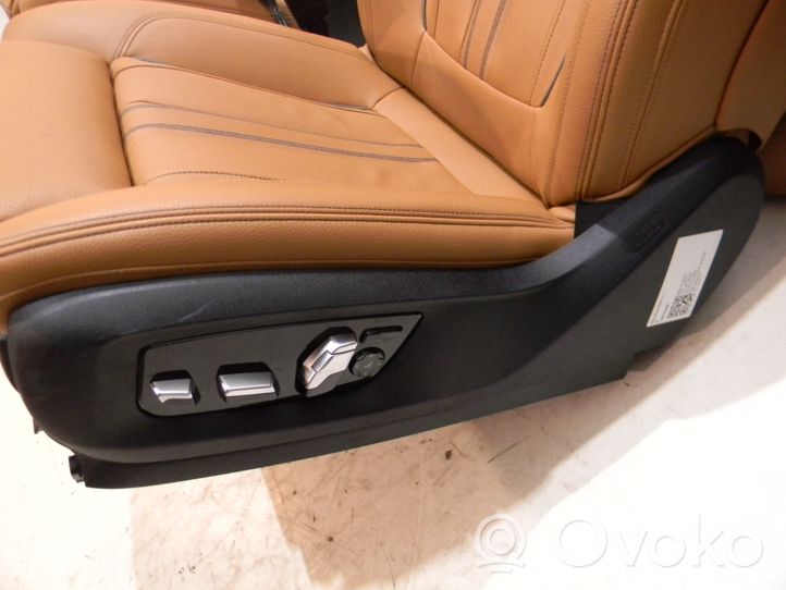 BMW 5 G30 G31 Seat set C01296