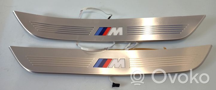 BMW 7 G11 G12 Garniture de marche-pieds avant 021767