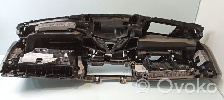 BMW 8 G15 Tableau de bord 026979