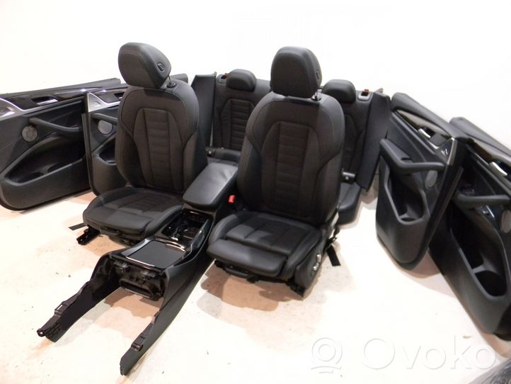 BMW X3 G01 Sėdynių komplektas C01329