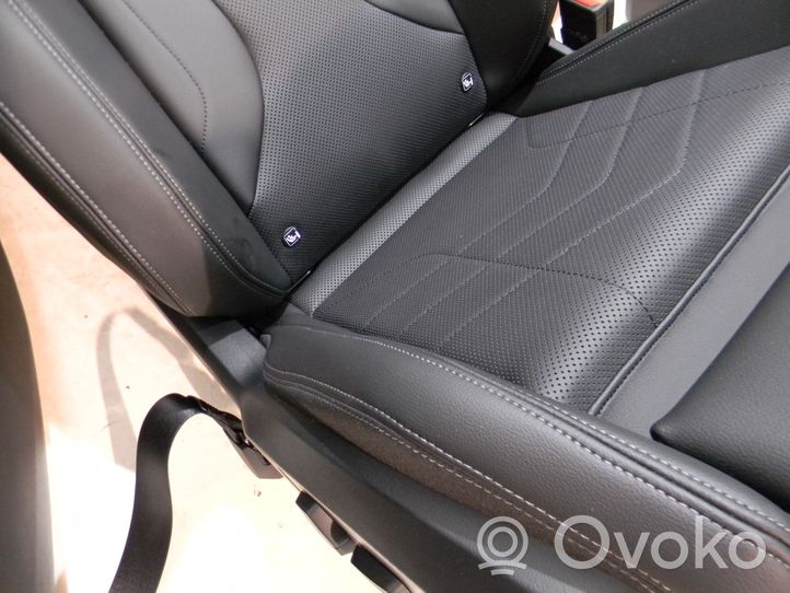 BMW 2 Active Tourer U06 Sėdynių komplektas C01321