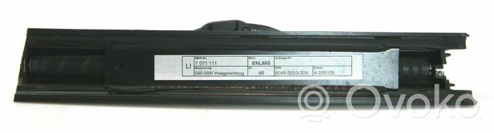 BMW 5 E60 E61 Zasłona przeciwsłoneczna / Zasłona szyby drzwi tylnych 015622