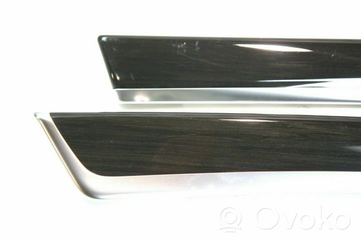 BMW 5 F10 F11 Moulure/baguette de porte avant 015657