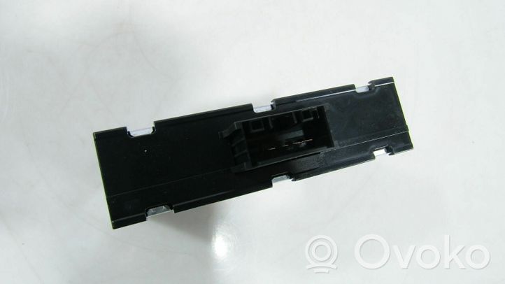 BMW 1 F20 F21 Convertitore di tensione inverter R02105