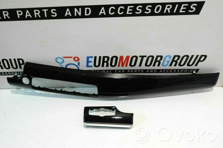 BMW 5 GT F07 Rivestimento del vano portaoggetti del cruscotto 005089