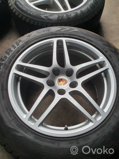 Porsche Macan R18 alloy rim 