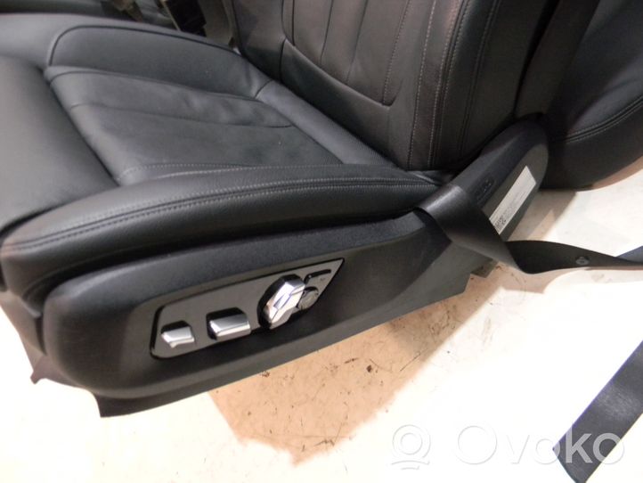 BMW 5 G30 G31 Sėdynių komplektas C01365