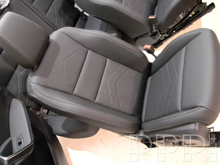 BMW X1 U11 Fotele / Kanapa / Komplet C01316