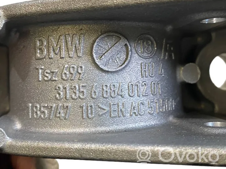 BMW 7 G11 G12 Mocowanie stabilizatora osi przedniej 6884012