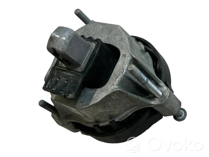 BMW 5 G30 G31 Soporte de montaje del motor 6860487