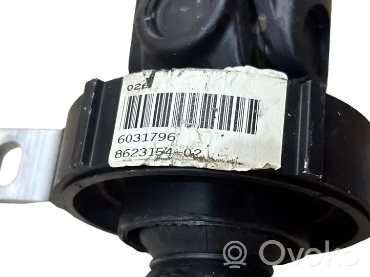 BMW 7 G11 G12 Arbre de transmission avant 8623154