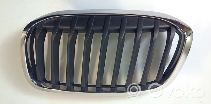 BMW 2 F45 Grille calandre supérieure de pare-chocs avant 022011