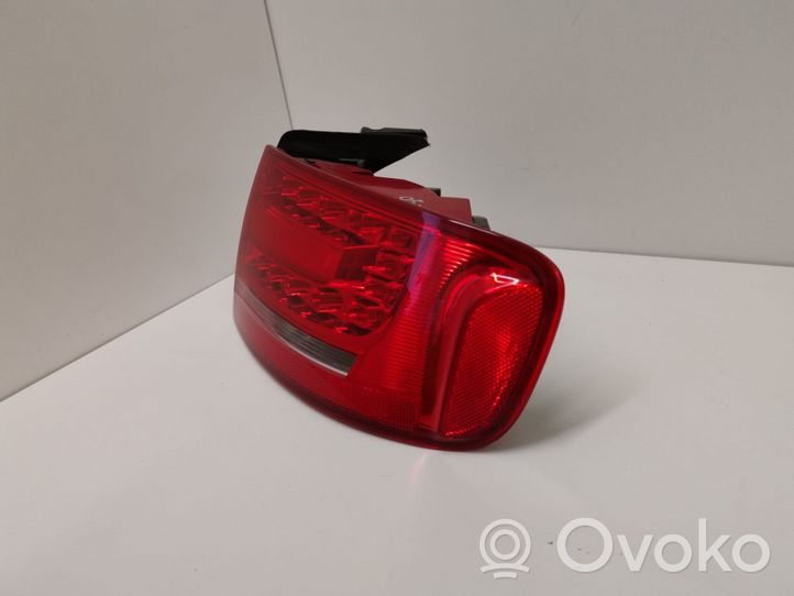 Audi A4 S4 B8 8K Lampy tylnej klapy bagażnika 8K5945094B