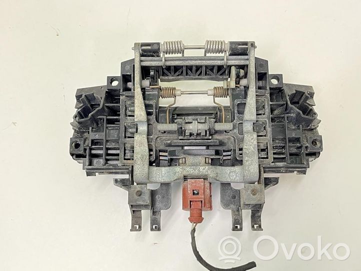 Audi A8 S8 D3 4E Etuoven ulkokahvan kehys 4E0949137