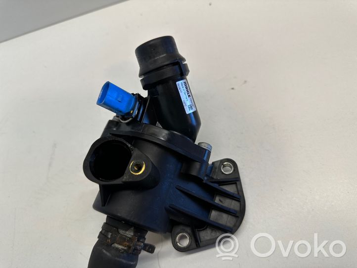 Audi A4 S4 B6 8E 8H Boîtier de thermostat / thermostat 