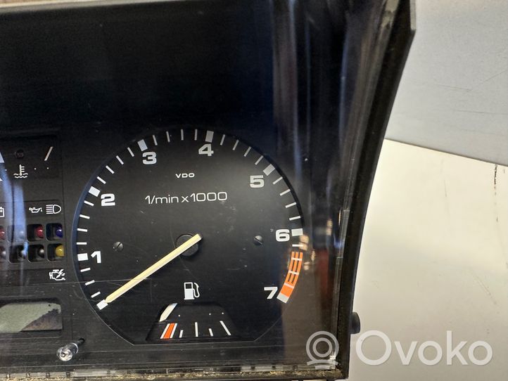 Volkswagen Golf II Compteur de vitesse tableau de bord 191919033kG