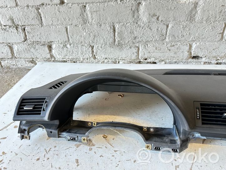 Audi A4 S4 B7 8E 8H Dashboard 8E1857041L