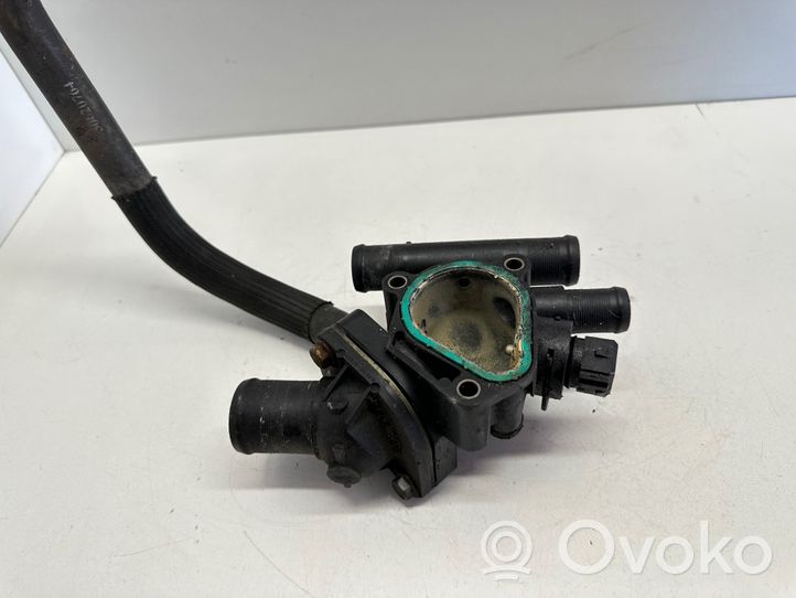 Nissan Primera Termostaatin kotelo 8200065392