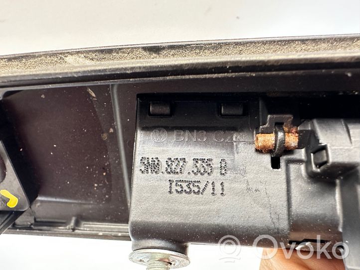 Volkswagen Tiguan Listwa oświetlenie tylnej tablicy rejestracyjnej 5N0827335B
