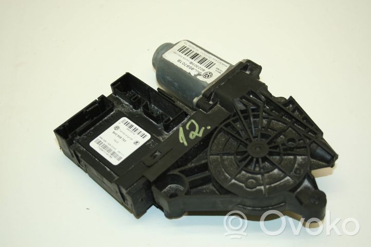 Volkswagen Tiguan Moteur de lève-vitre de porte avant 5K0959793