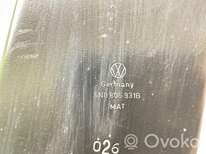 Volkswagen Tiguan Staffa del pannello di supporto del radiatore 5N0805931B