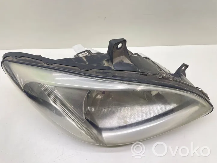 Mercedes-Benz Vito Viano W639 Lampa przednia 24670400