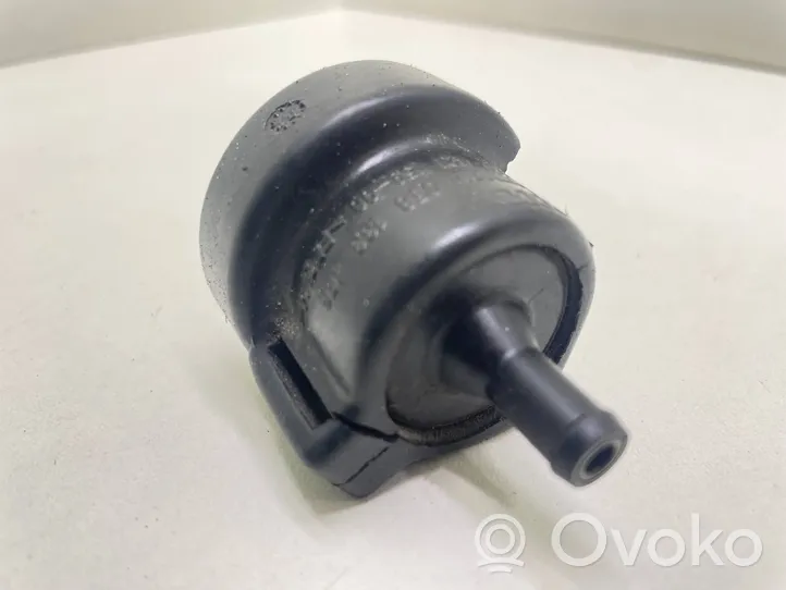 Audi A4 S4 B5 8D Valve vacuum 058133459