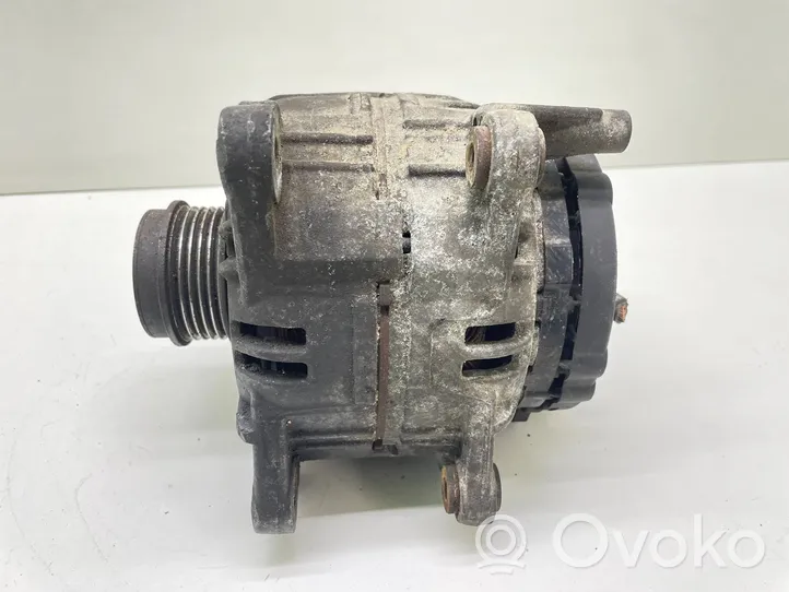 Volkswagen PASSAT B5 Alternator 028903031A