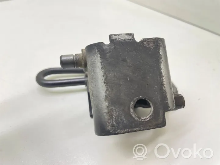 Audi A4 S4 B7 8E 8H Cerniera superiore della portiera anteriore 8E0831412B