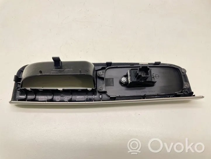 Volvo V50 Front door window switch trim 8663815