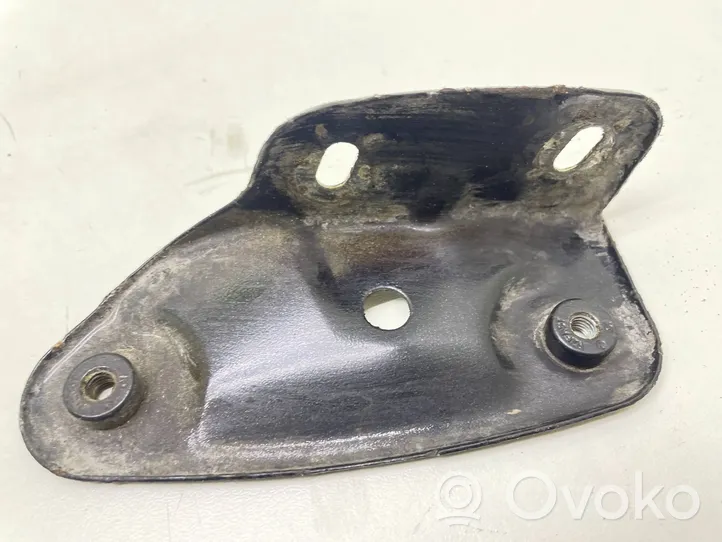 Skoda Octavia Mk2 (1Z) Supporto di montaggio del parafango 1Z0821142A